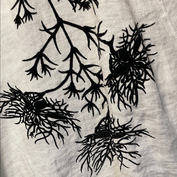 Isabel de Pedro Winter White Skirt with Black Embroidery STUNNING - Picture 5 of 8